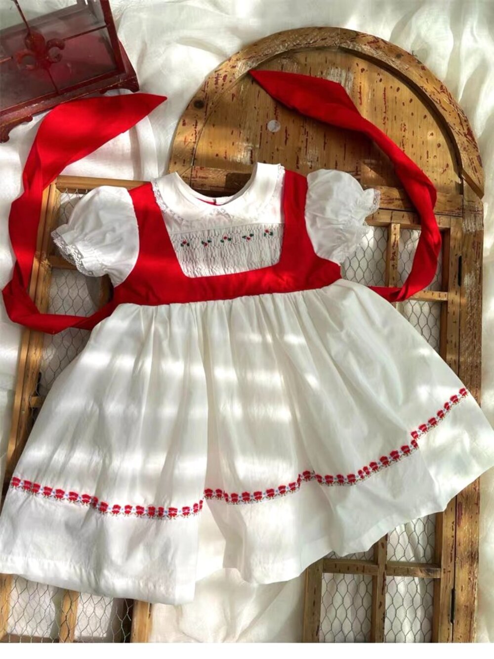 Girls Hand-Smocked Cotton Dress Hand-Embroidered Vintage Toddler Dress 4T/5T